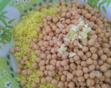 Foto del paso 3 de la receta: Ensalada de garbanzos, arvejas y arroz con especias
