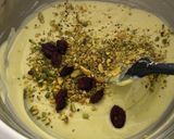 Foto langkah ke 3 dari resep Pistachio Cranberry Bark.