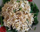 Foto langkah ke 3 dari resep Urap Bayam dan Tauge Kecambah.