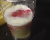 A picture of step 4 of Grapes-Strawberry Juice.