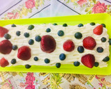 Foto del paso 5 de la receta: PIONONO CON MUCHA CREMA CHANTILLY, FRUTILLAS Y ARANDANOS🫔🍓🫐🫔🫐🍓🫔🍓🫐