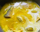 Gambar langkah 6 resipi Ikan Senangin Masak Lemak dengan Belimbing Buluh.