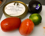 Foto del paso 1 de la receta: Timbal de tomate, aguacate y sardina ahumada