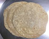 A picture of step 4 of Egg Mushroom Wrap.