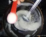 A picture of step 5 of Karachi Halwa.
