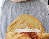 Foto langkah ke 6 dari resep Crepes Tiramisu Roll.