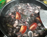 Foto langkah ke 2 dari resep Cumi hitam bumbu iris sederhana.