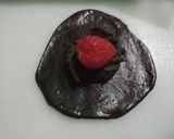 Foto langkah ke 8 dari resep Double Choco Mochi Strawberry.