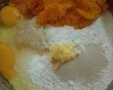 Foto langkah ke 2 dari resep Donat labu kuning praktis.