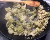 Une image de l'étape 8 de Fleurettes de chou romanesco au bouillon de poisson et estragon.