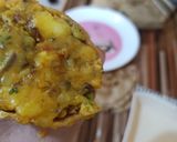 A picture of step 5 of Roti cheese cone samosa😋😋.