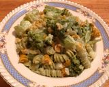 Foto del paso 5 de la receta: Fideos tricolor con salsa blanca saborizada, brócoli y queso