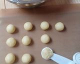 Foto langkah ke 3 dari resep Crispy Cheese Cookies.