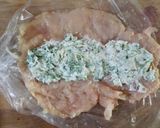 Petrezselymes krémmel göngyölt csirkemell, sült zöldségekkel recept fázis 3 fotója