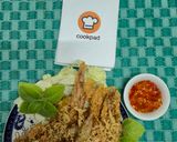 Foto langkah ke 7 dari resep Ayam Goreng Kremes.