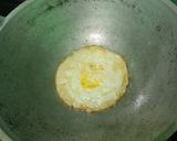 Foto langkah ke 1 dari resep Telur Ceplok Kuah Santan.