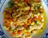 รูปขั้นตอนการทำที่ 4 ของ อกไก่ผัดผงกะหรี่ ใส่ไข่ ผักสามสี คลีน