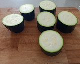 Foto del paso 1 de la receta: Timbal de calabacín relleno de verduras y pollo especiado