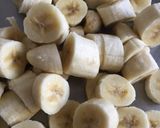 A picture of step 2 of Banana halwa rose in pnut milk.