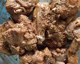 A picture of step 1 of Spicy Chicken curry in coconut milk.