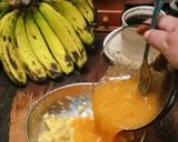 Foto langkah ke 3 dari resep Banana Brownies No Mixer.