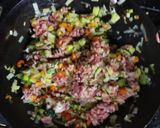 Foto del paso 2 de la receta: Berenjenas rellenas de carne y verduras con bechamel gratinado