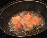 A picture of step 6 of Mac & Cheese Balls.