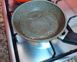 Foto del paso 7 de la receta: Chipirones frescos rellenos en salsa de cebolla y tikka curry