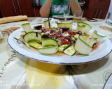 Foto del paso 3 de la receta: Ensalada de calabacín con crujiente de cebolla
