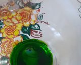 A picture of step 1 of Crazy Grapes Drink.