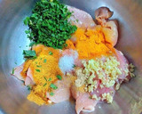 Foto del paso 1 de la receta: Filetes de pechuga de pollo al limón y curry amarillo hingú