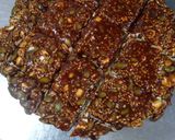 A picture of step 4 of Pumpkin seeds chikki.