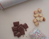Foto del passaggio 5 della ricetta Pignoccata siciliana su cialda di cioccolato
