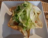 Foto del paso 7 de la receta: Canastitas de pollo. (Tostada salad)