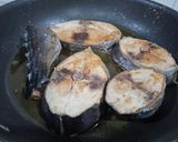 Hình bước làm 1 của món Cá ngừ kho dưa cải