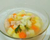 Foto langkah ke 5 dari resep Sop sosis sayuran simple.