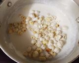 A picture of step 3 of Makhana kheer.