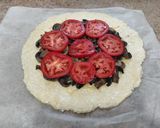 Фото кроку 3 до «Галета з грибами, помідорами та сиром» 🍄🍅🧀.