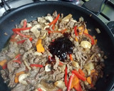 Foto del paso 8 de la receta: Revuelto de carne con verduras y salsa de ostras