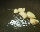Foto del paso 1 de la receta: Revuelto de Huevo Espárragos y Gambas