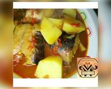 A picture of step 3 of Peppered catfish with potatoe.