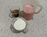 Foto langkah ke 1 dari resep Valentine Coffee Latte.