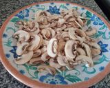 Foto del paso 1 de la receta: Pasta cremosa con champiñones y ajo