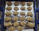 Foto del paso 3 de la receta: Galletitas con coco y pasas