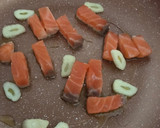 Foto del paso 16 de la receta: "Mousakás"light, o pastel de berenjena y salmón