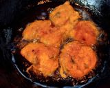 A picture of step 3 of Dahi Phulki.