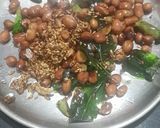 A picture of step 3 of Gawar (Cluster beans) Thecha.