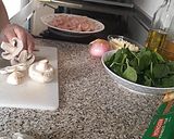 Foto del paso 3 de la receta: Galette con pollo, champiñones y espinacas