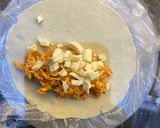 Foto del paso 2 de la receta: Quesadillas de tinga de pollo