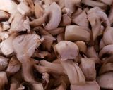 A picture of step 1 of Mushroom do pyaza.
